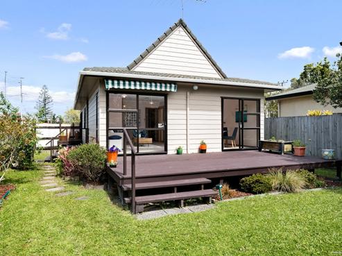 13 Ocean View Road, Hillcrest