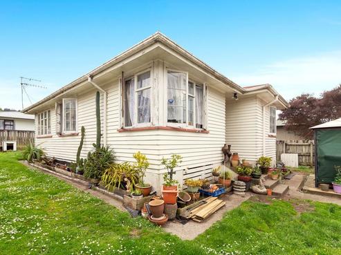 231 Clayton Road, Pukehangi