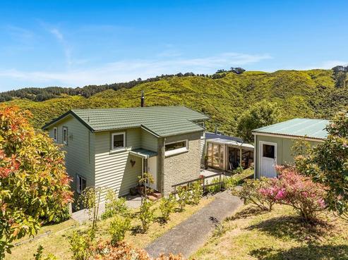 37 Titiro Moana Road, Korokoro