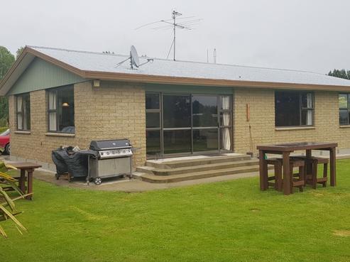 68B Racecourse Road, Gore Surrounds