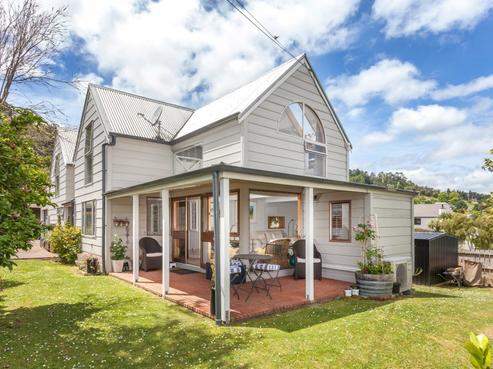 902B Richmond Street, Thames