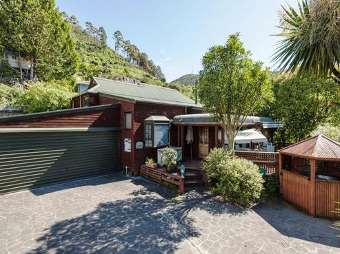 6 Brook Terrace, The Brook