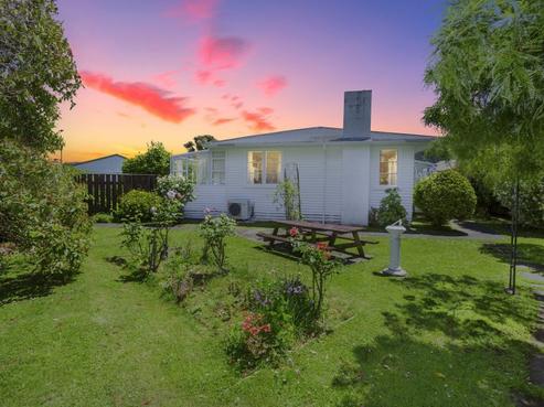 34 Riverbank Street, Ebdentown