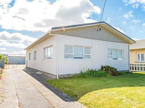 27 Seafront Road, Castlecliff