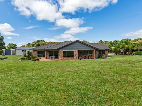 22 Palm Grove, Kamo