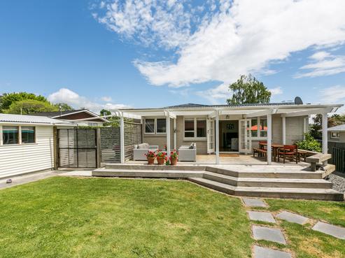 25 James Cook Street, Havelock North