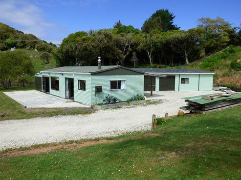 14 Taumatatotara West Road, Taharoa