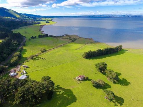 1539 Western Lake Road, Featherston