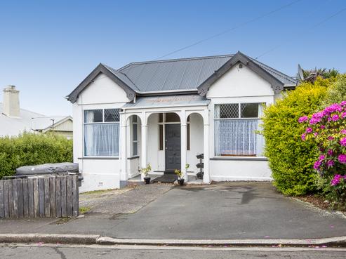 10 Cochrane Street, Mornington