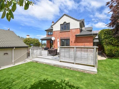 336 Highgate, Roslyn