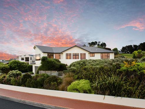 8 Highgrove, Saint Clair