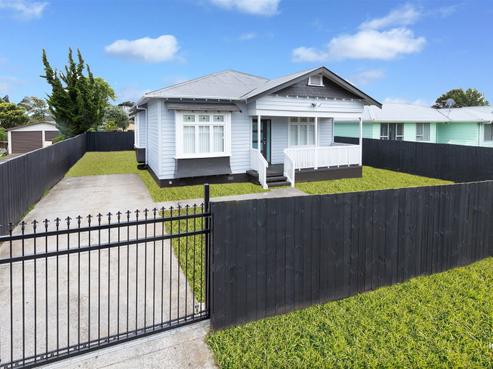 100 Maplesden Drive, Clendon Park