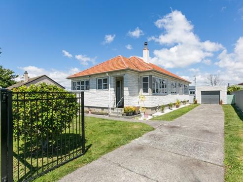 902 Lane Street, Mahora