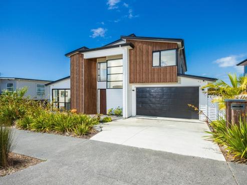 22 Caldera Drive, Long Bay
