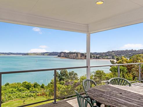 801 Whangaparaoa Road, Manly