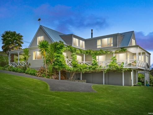 135 Hillcrest Road, Hatfields Beach