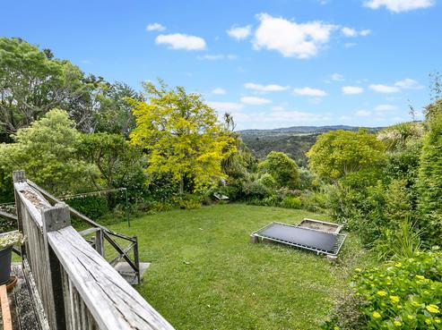 18 Warwick Avenue, Titirangi