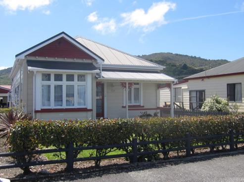 19 Buccleugh Street, Greymouth