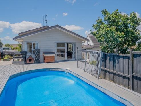 3/6 Gosford Drive, Botany Downs