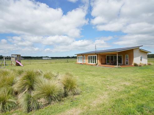 2551 South Eyre Road, West Eyreton