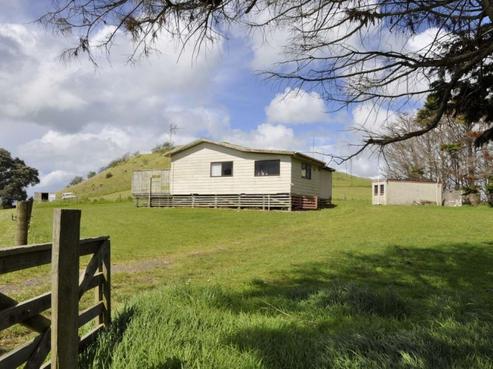 6487 Pouto Road, Pouto