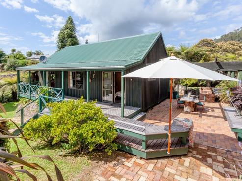 1 Tutaritari Road, Hahei