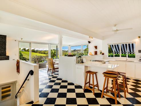 29 Causeway Road, Surfdale