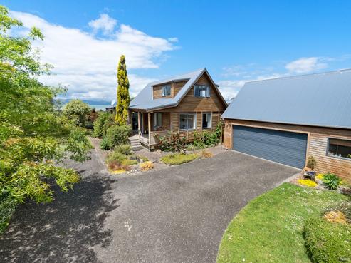 24 Rua One Place, Whakatiwai