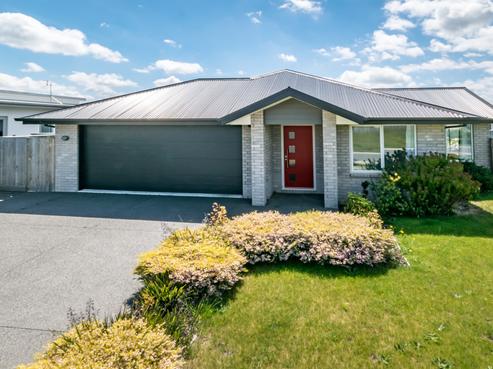17 Awarua Road, Pegasus