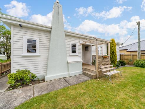 11 Merton Street, Trentham