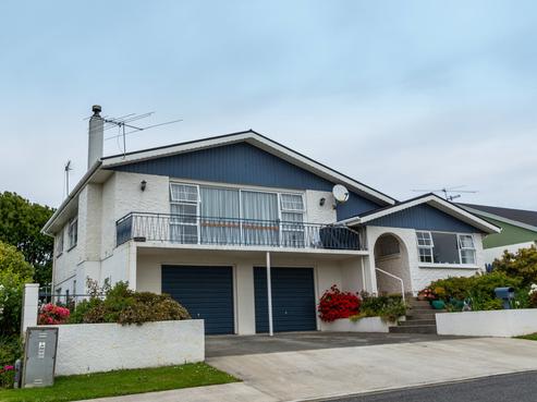 27 Orwell Crescent, Newfield