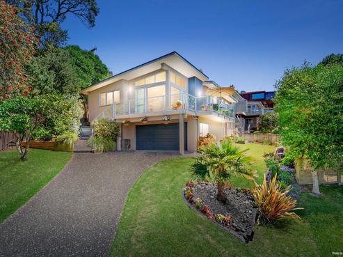 4 Long Bay Drive, Torbay