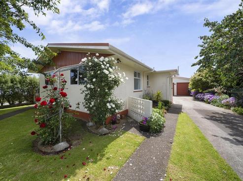 17 Bone Crescent, Hawera