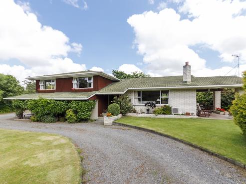 21 Bredins Line, Marton