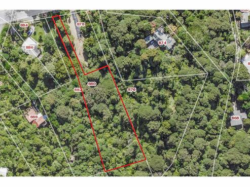 880 West Coast Road, Waiatarua