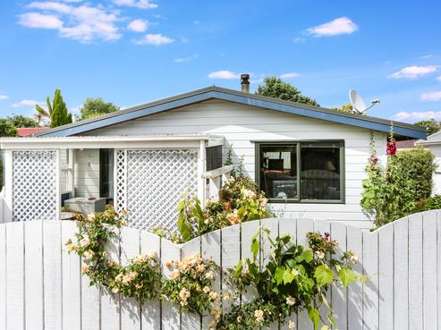 8 Greenfield Close, Waiuku