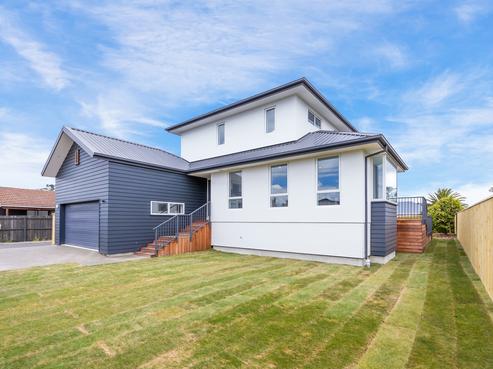 190 Rocking Horse Road, Southshore