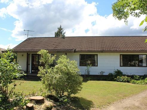 8 Wadsworth Street, Takaka