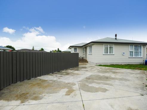 1019B Reka Street, Akina