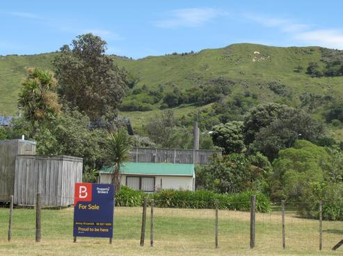 7 Judges Parade, Mahia