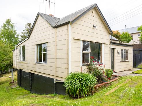 70 Avenue Road, West End