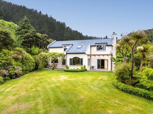 200 Doctors Point Road, Waitati