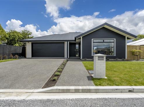 31 Sapphire Street, Casebrook