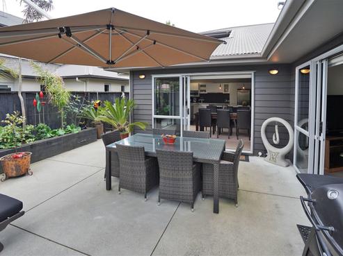743A River Road, Chartwell