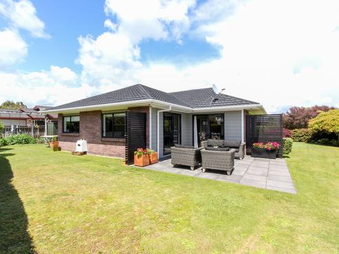 5 Larsen Place, Merrilands