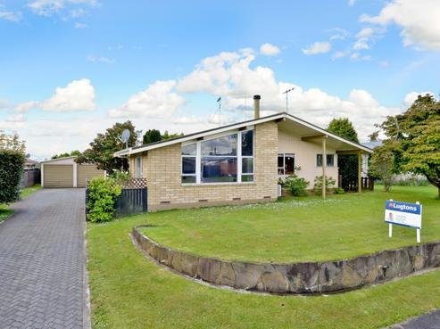 2 Ruskin Place, Leamington