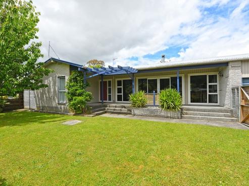 42 Holdsworth Avenue, Trentham