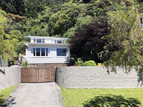 12 Tawa Street, Eastbourne