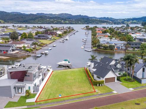 411 Waterways Parade, Pauanui