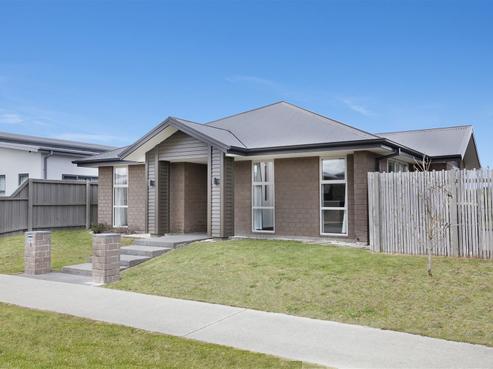 8 Aroha Street, Pegasus